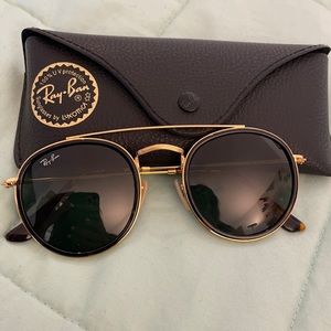 Round sunglasses (similar to Ray Ban version)